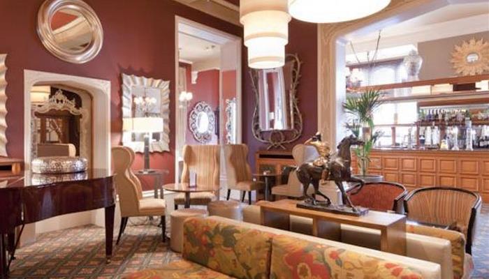 Lounge Bar