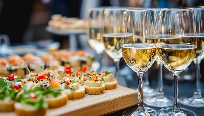 Arrival Drinks and Nibbles