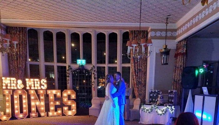 Wedding Couple first dance