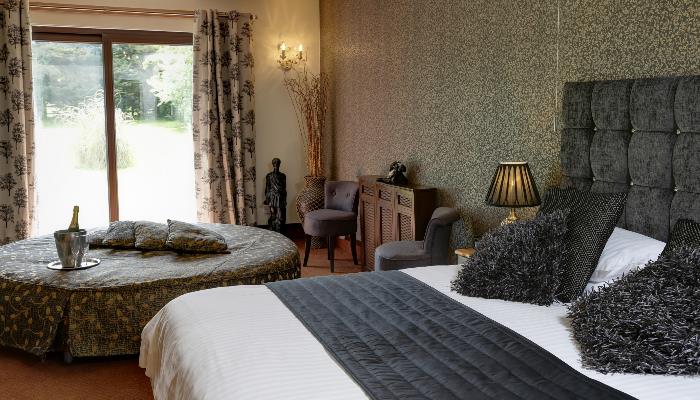 Superior Room @ The Compass Inn Superior Room @ The Compass Inn