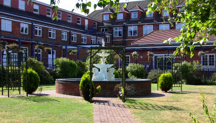 thurrock-hotel-dining-03-84245 Delicious Food at Scholars Restaurantr