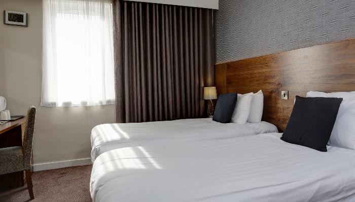 Kings Manor Twin Room