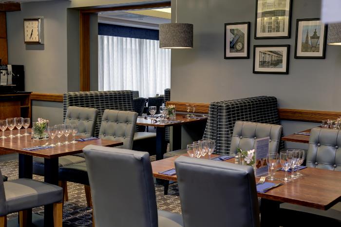 kings-manor-hotel-dining-51-83448