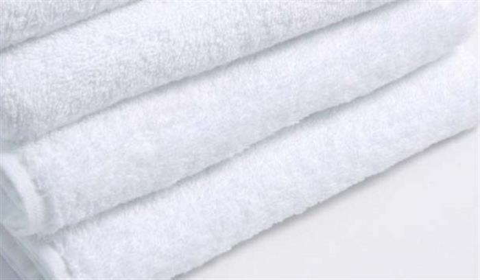 Hotel white fluffy towels