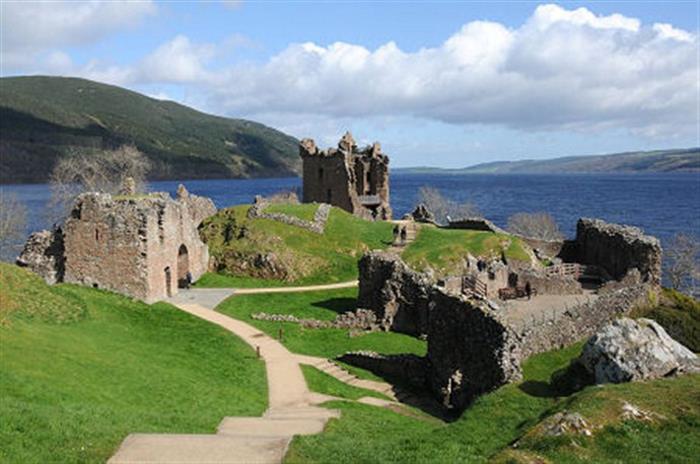 Tour Scotland by Car Great Glen and Loch Nes Tour Scotland by Car Great Glen and Loch Ness