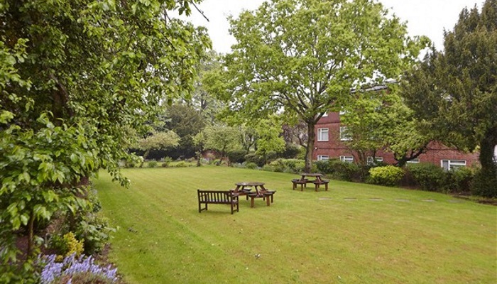 KE Linton Lodge 28May13 065_608x355