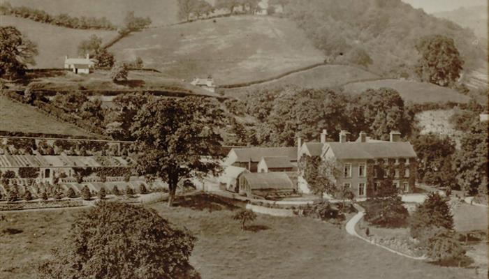 SEVERN HOUSE  GARDENS C1875Q_690x476