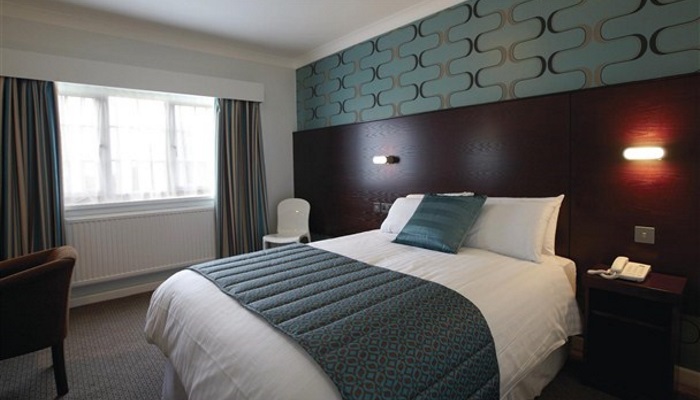 Lancashire Manor Hotel - Room 7 - Large double bed